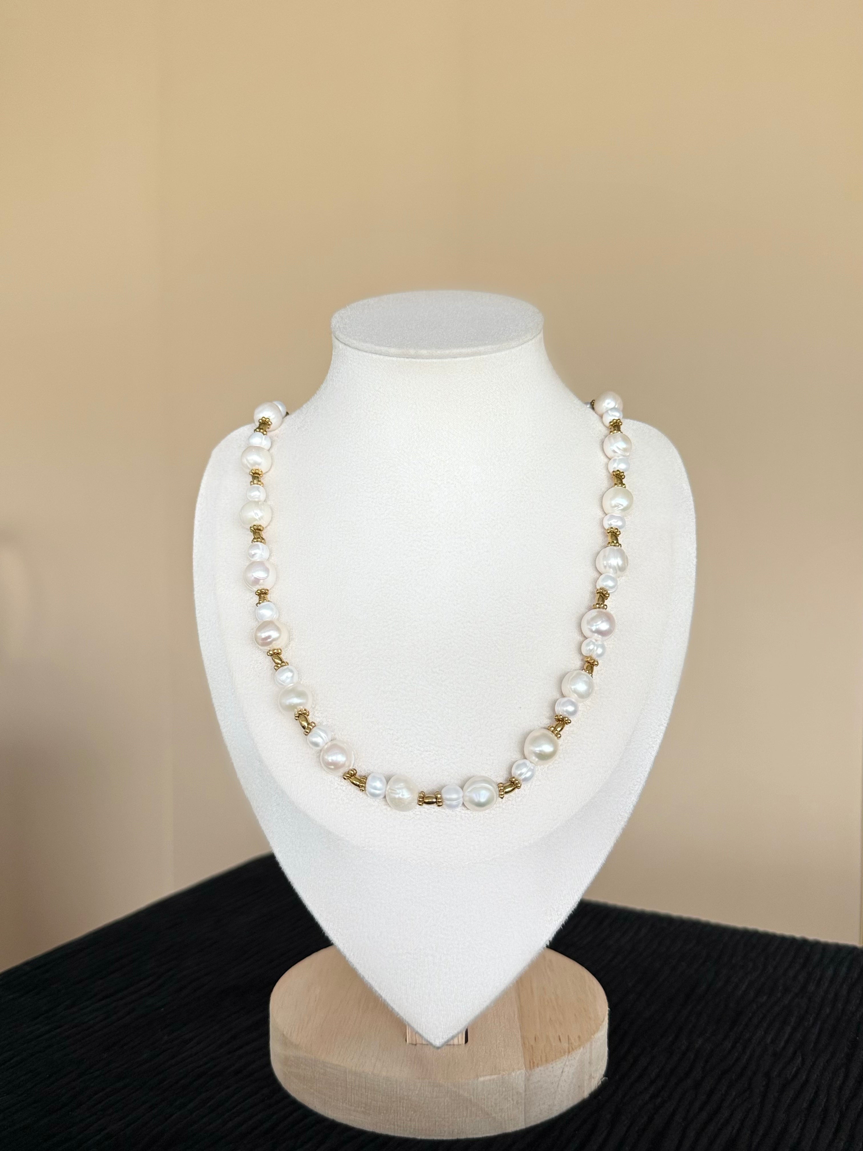 Vintage Pearl Necklace with Magnetic Clasp